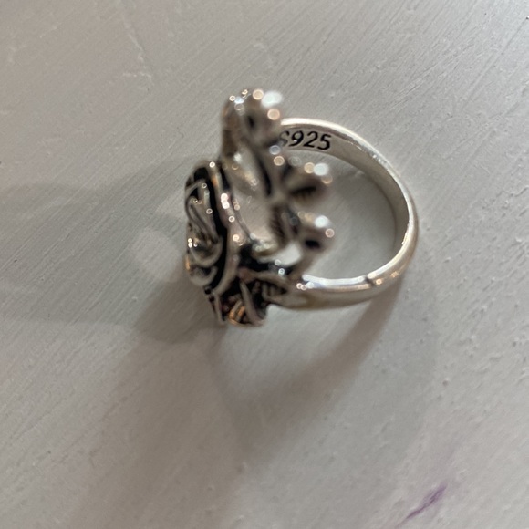 925 silver ring.  Flower design. Size 7 - Picture 4 of 5
